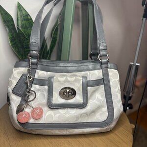 2010 Coach Cricket handbag